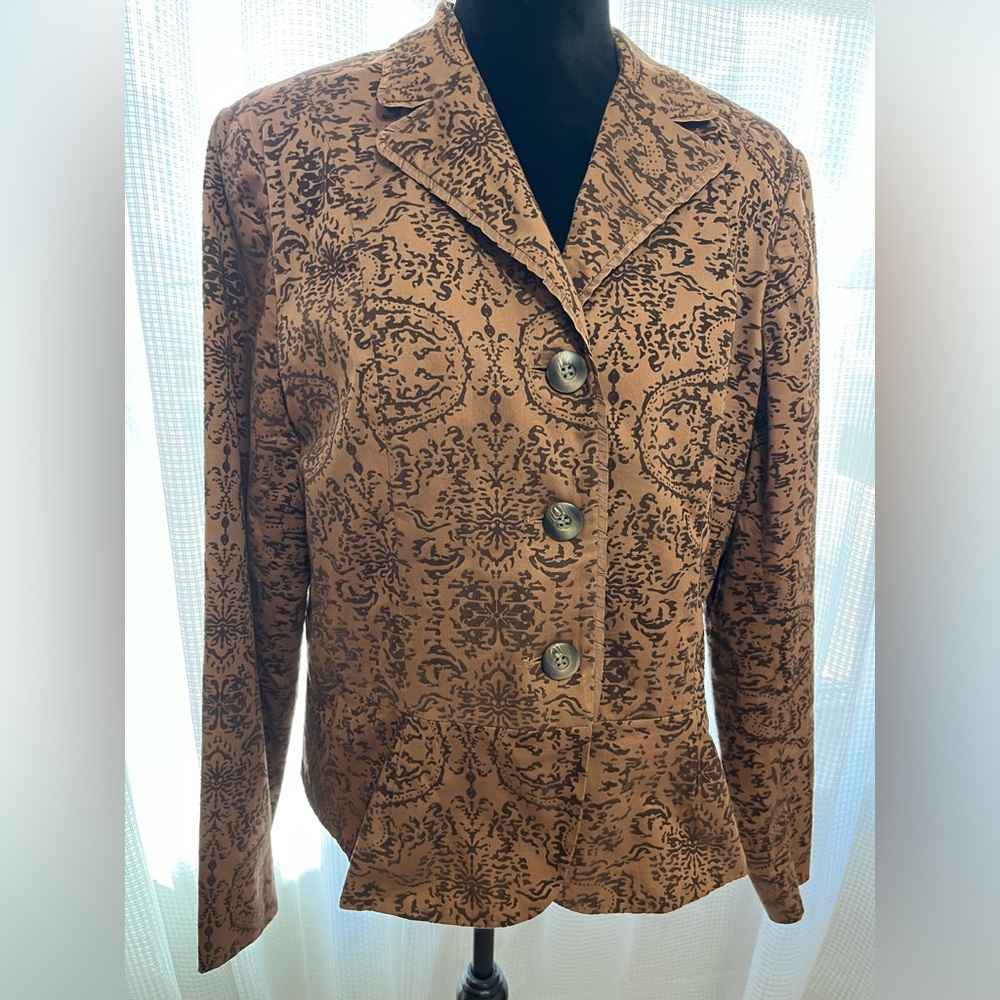 Adorable Peplum-Style Velvet Embossed Jacket by Emma James Sz 18 (may fit 14-18)